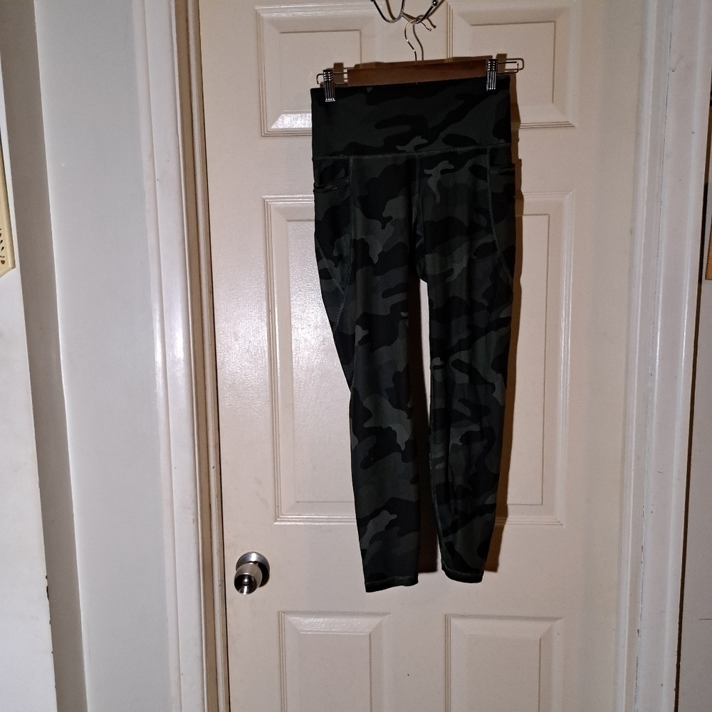 Old navy athletic Leggings size medium